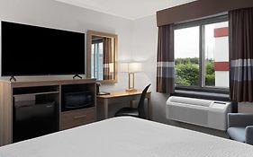 Ramada By Wyndham Cedar Rapids South